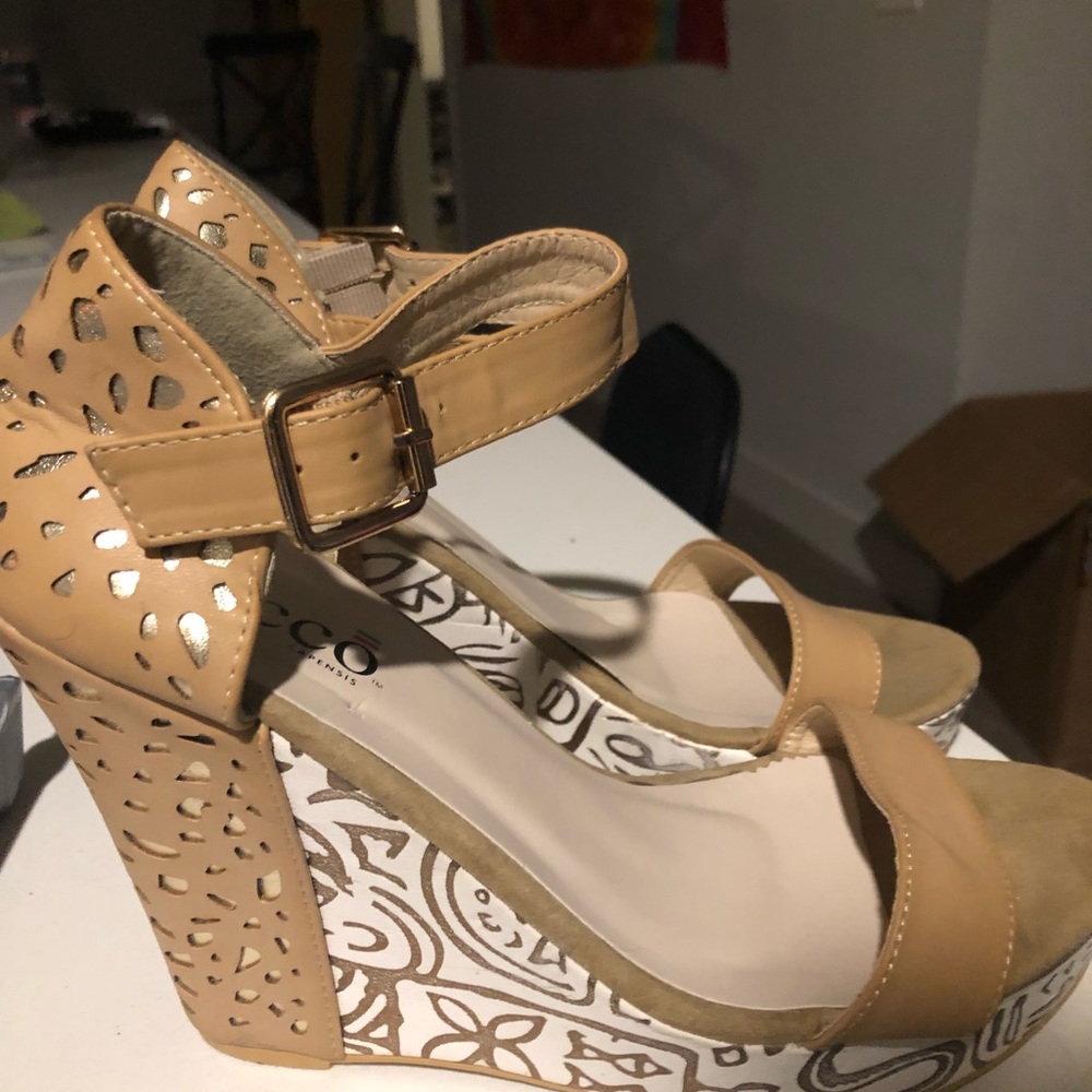 Heels - Picture 5 of 8